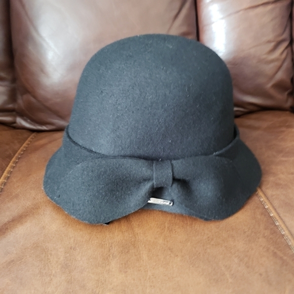 Wool Hat - Picture 1 of 9